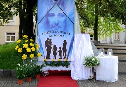 Uroczystość Bożego Ciała - pokazuje zdjęcia w głównym katalogu albumu Uroczystość Bożego Ciała